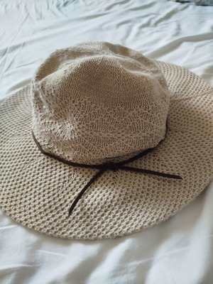 Pepe Jeans knitted hat beige like new