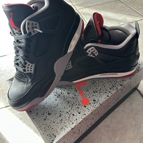 Jordan 4 Bread Reimagined sneakers like new, size 44.5, black and red
