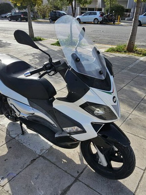 Aprilia SR MAX 300