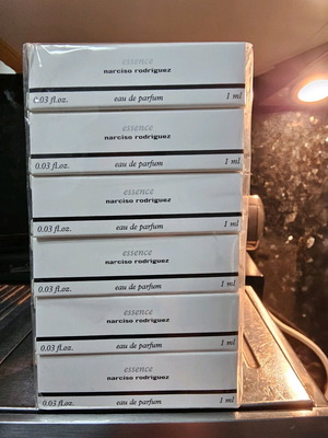 Narciso Rodriguez Essence Eau de Parfum new, pack of 12 x 1ml