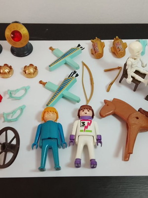 Playmobil vintage pieces and figures used