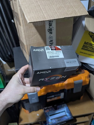 AMD Ryzen 5800X3D BOX μεταχειρισμένο, άριστη κατάσταση με κουτί