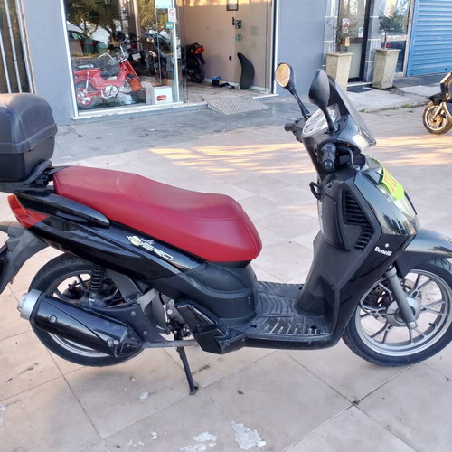 Benelli Adiva 150 Scooter 2011 like new, 21,800 km, silver