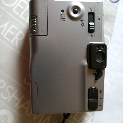 Canon ELPH-Z ADVANTIX camera like new with case