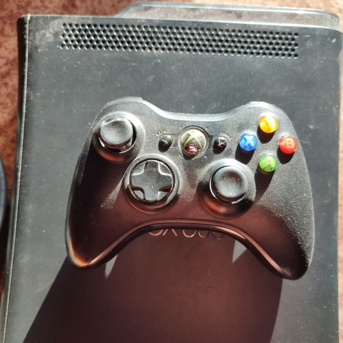 Xbox 360 120GB console with controller used