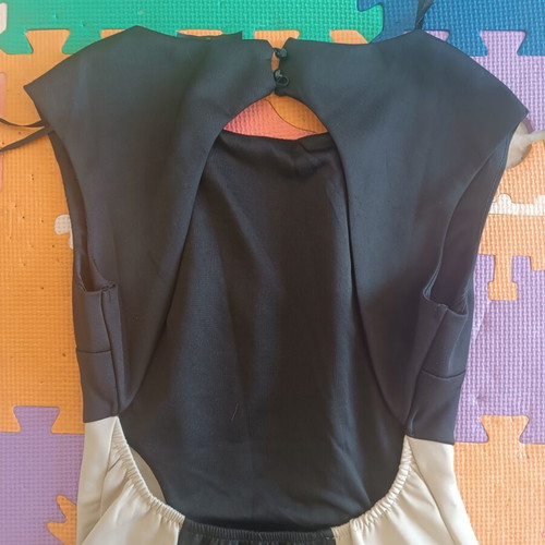 Large dress with elasticity Paris like new, black and beige