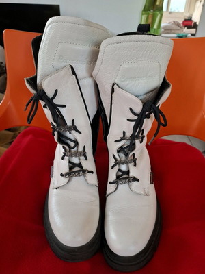 White leather Commanchero Original boots like new