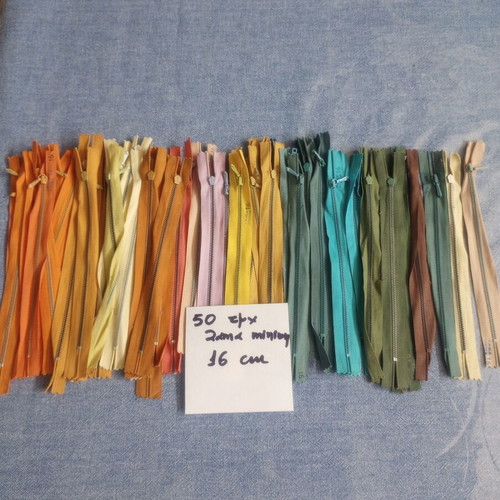 Lot of 50 ZAMA Minion metal zippers, 16 cm