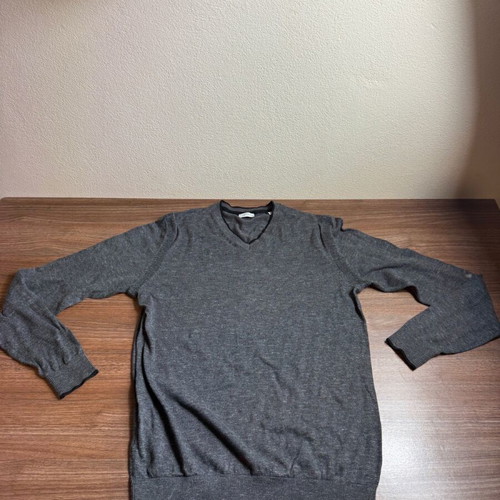 Men's Esprit grey V-neck sweater size M like new