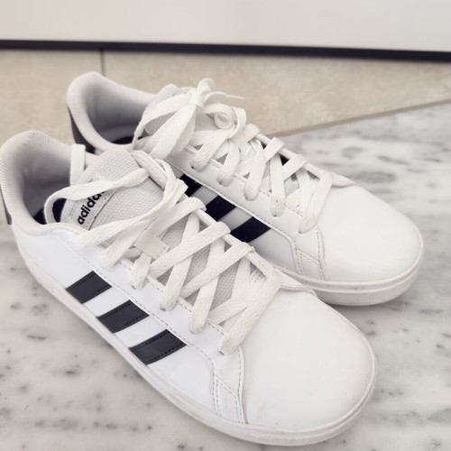 Adidas sneakers like new, size 37, black and white