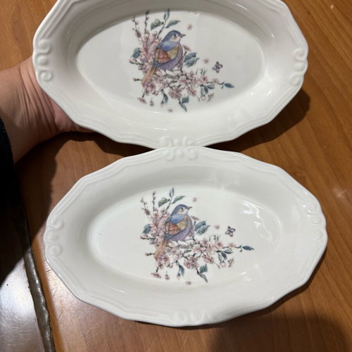 Small plates like new, set of 2 pieces