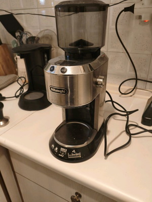 Delonghi Dedica espresso machine like new with grinder and accessories