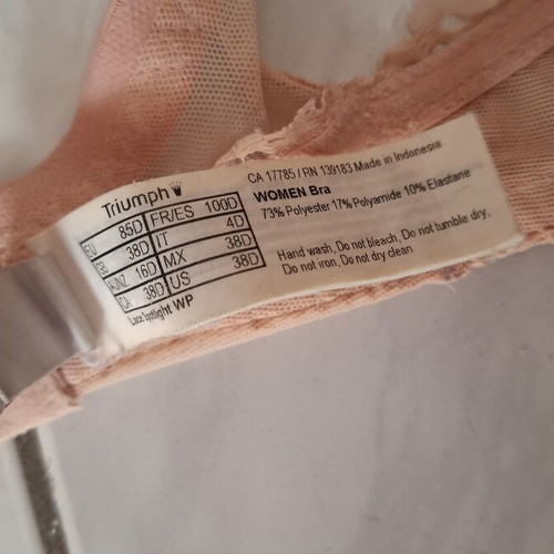 Triumph lace bra 85D used, multicolor