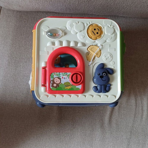 Activity cube like new for 18+ months