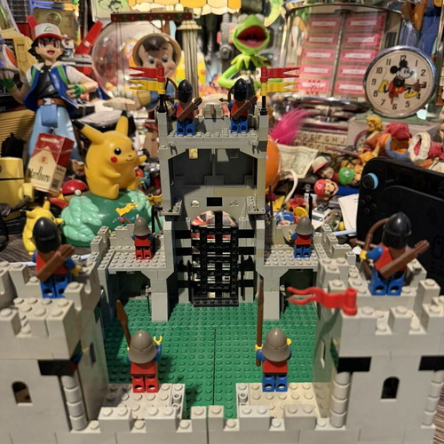 Lego Castle 6080 King’s Castle vintage, used with knights and accessories