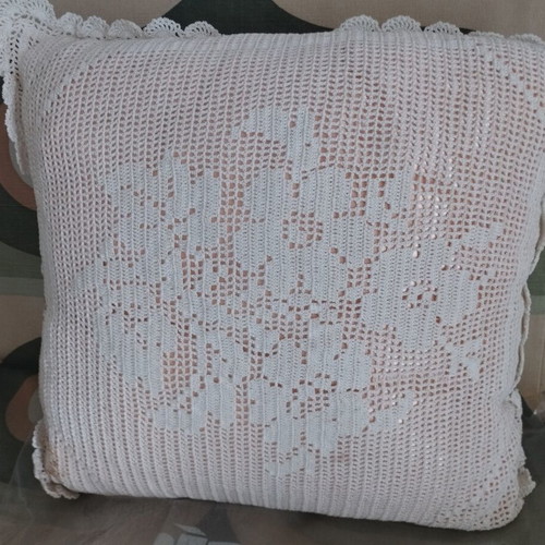 Vintage handmade crochet pillow 40x40cm like new with roses