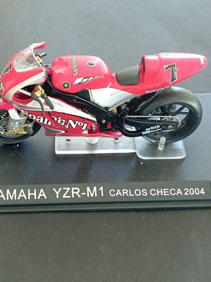 Μηχανάκι συλλεκτικό Yamaha YZR-M1 Carlos Checa 2004 σαν καινούργιο