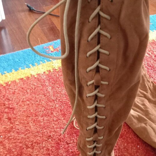 Over-the-knee boots size 39 camel color with laces and high heel