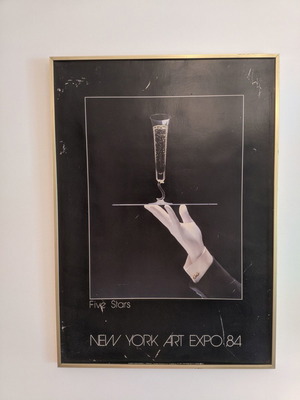 Πίνακας έκθεσης Guggenheim μεταχειρισμένος με χρυσή/μπρονζέ μεταλλική κορνίζα