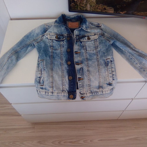 Jeen jacket unisex for ages 11-12, like new