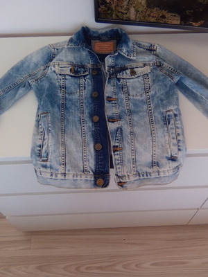 Jeen jacket unisex for ages 11-12, like new