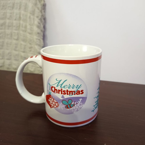Disney Christmas Mug like new