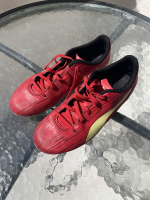 Puma football shoes, red, size 37