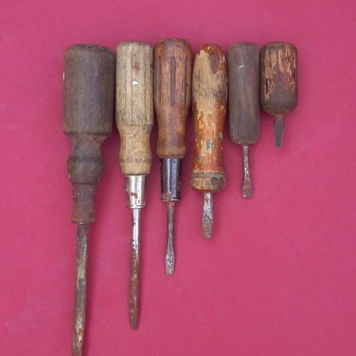 Wooden flat screwdrivers used in excellent condition