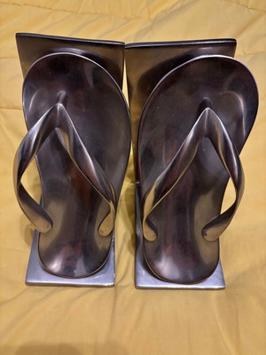 Metal Flip-Flop Bookends used