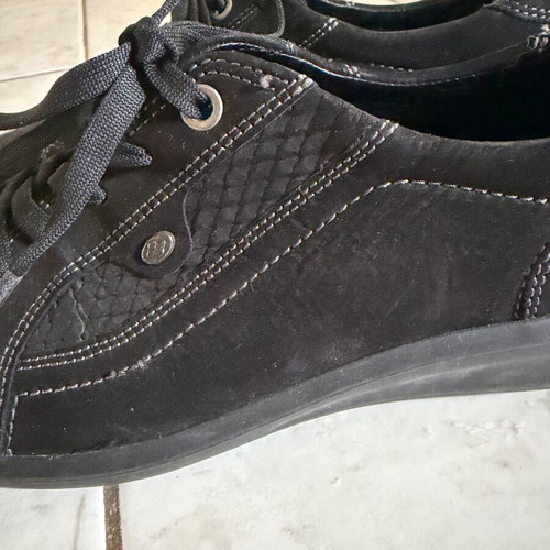 Women's black leather suede athletic shoes like new size 40