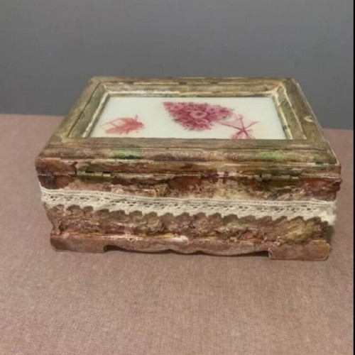 Vintage jewelry box new, wooden, beige and pink