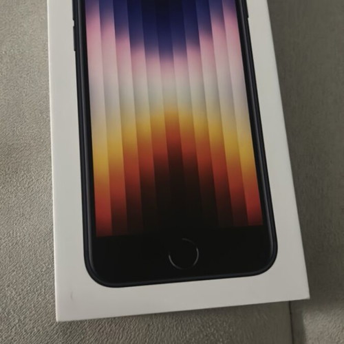 iPhone SE 2022 box like new