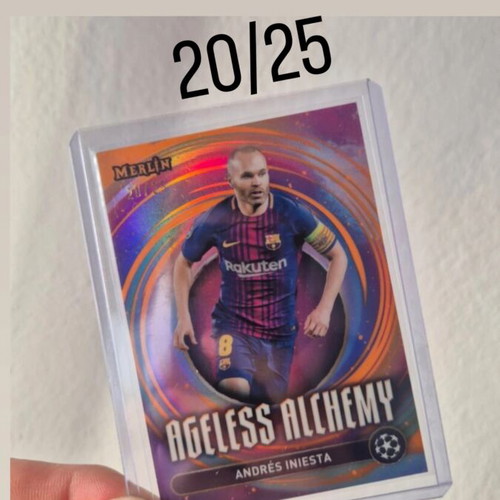 Andrés Iniesta Orange Refractor card /25 like new