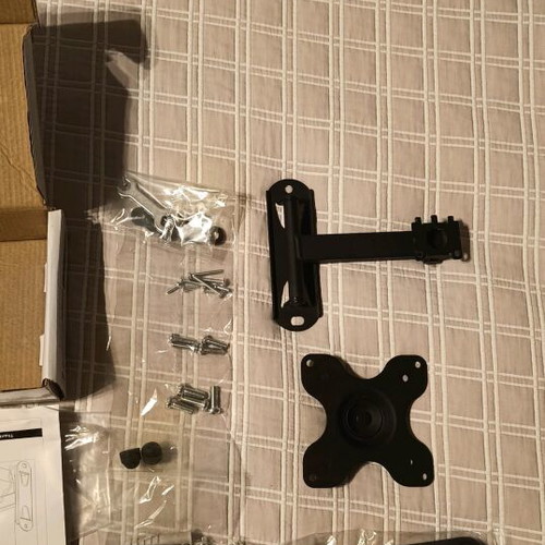Wall mount for TV new, fits 13" to 37" screens