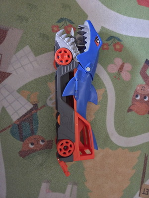 Hot Wheels Shark Toy like new