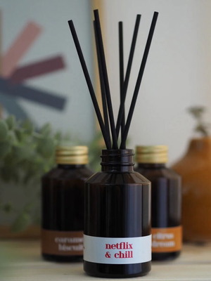 Diffuser 100ml καινούργιο, καραμέλα κανέλα σανδαλόξυλο amber touch