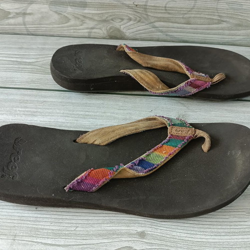 Reef women's slippers size 38, like new, brown and colorful