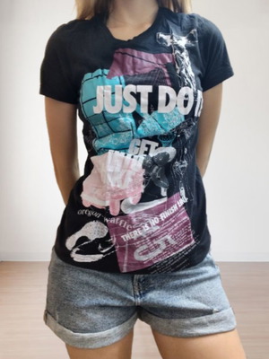 Nike women's T-shirt used, black, medium, slim fit