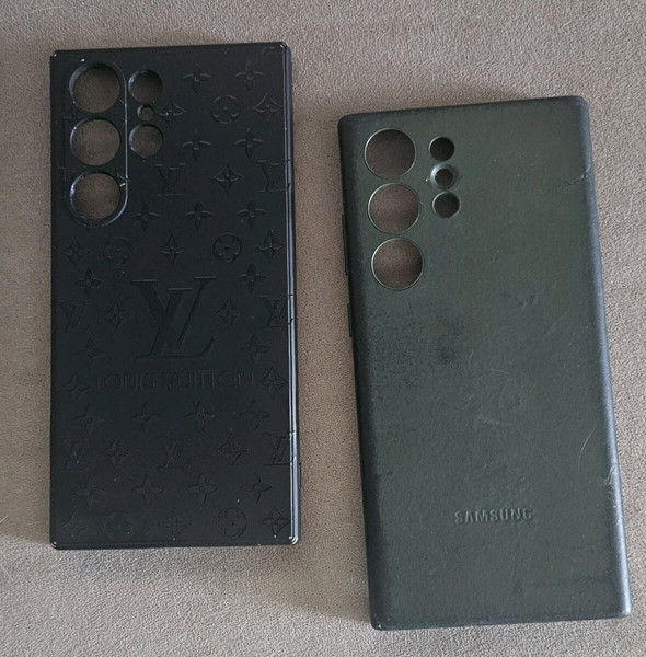 ΘΗΚΕΣ SAMSUNG S23 ULTRA ... Η μία η γνήσια της samsung & η άλλη LOUIS VUITTON