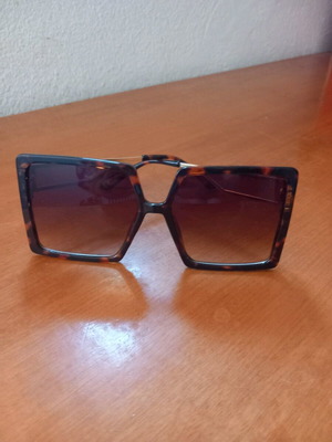 Sunglasses like new, brown