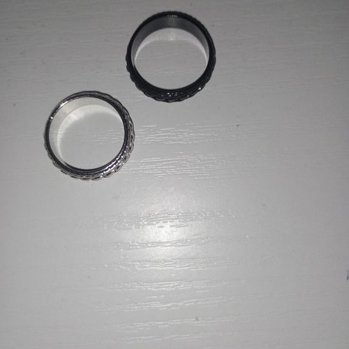 Luxury watch set like new with 2 rings and defective chain