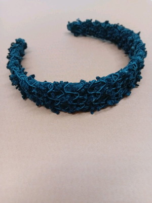 Old-style headband new in excellent condition