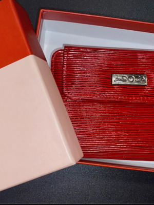Doca women's wallet red like new