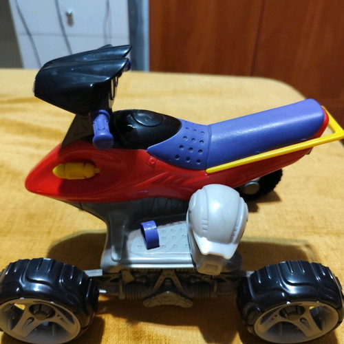 Max Steel vehicle used in good condition