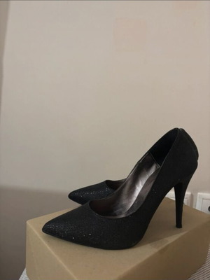 Sarigiannis pumps with rhinestones, like new, size 39, black