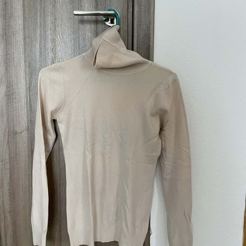 Just Woman women's knit turtleneck beige like new