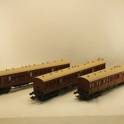 Piko HO Scale Train Cars like new, set of 5 with lighting