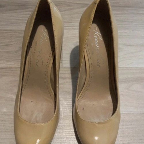 Kenneth Cole beige pumps size 38