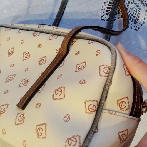 Guy Laroche shoulder bag used, beige and brown