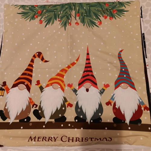 Decorative Christmas pillowcases like new, set of 3 pieces